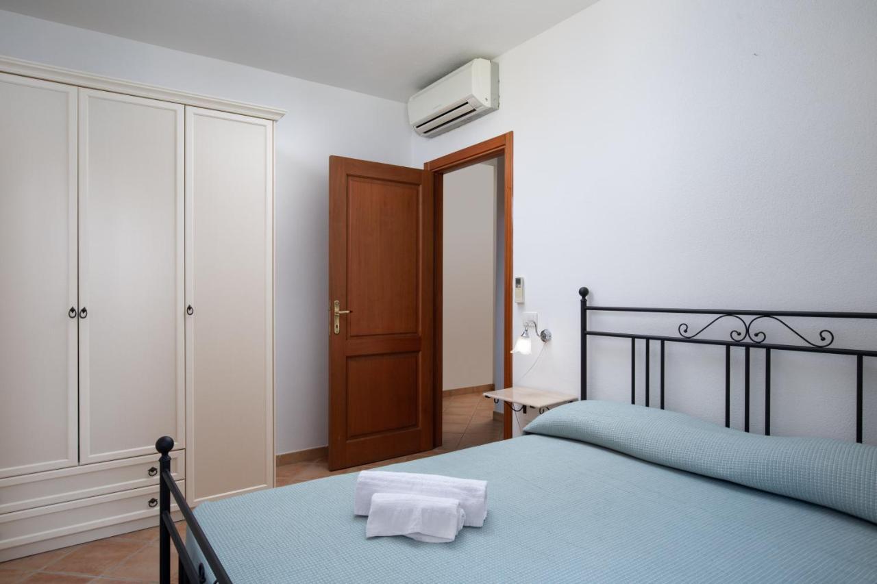 Homey Experience - Central Stay La Maddalena  Exteriör bild