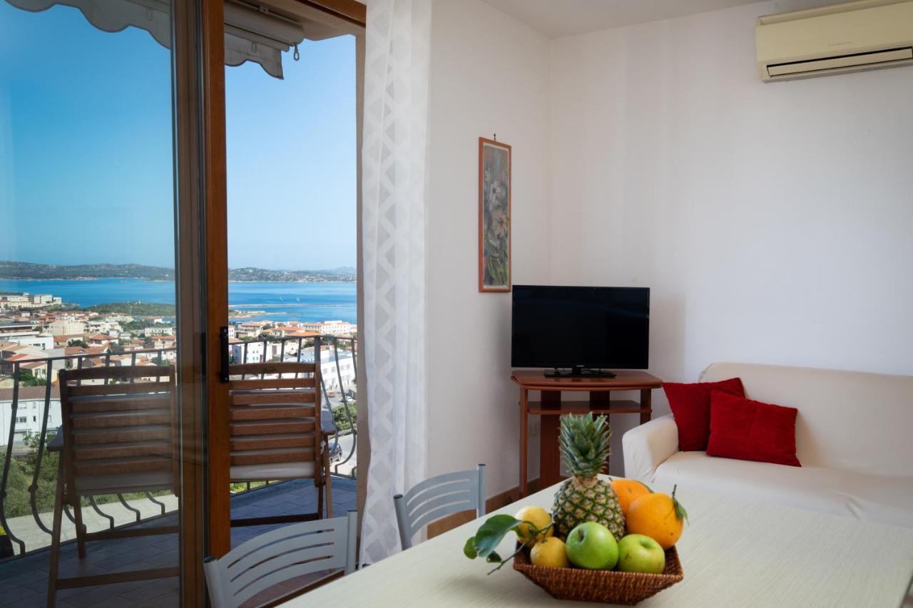 Homey Experience - Central Stay La Maddalena  Exteriör bild
